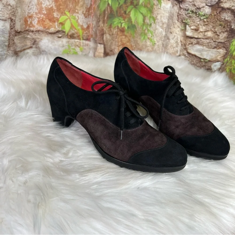 PAS DE ROUGE Black and Brown Suede Spectator Lace-Up Oxfords, 38.5